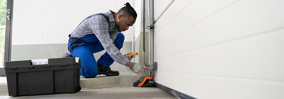 Repair Garage Door Not Closing But Light Flashing in Cape Coral